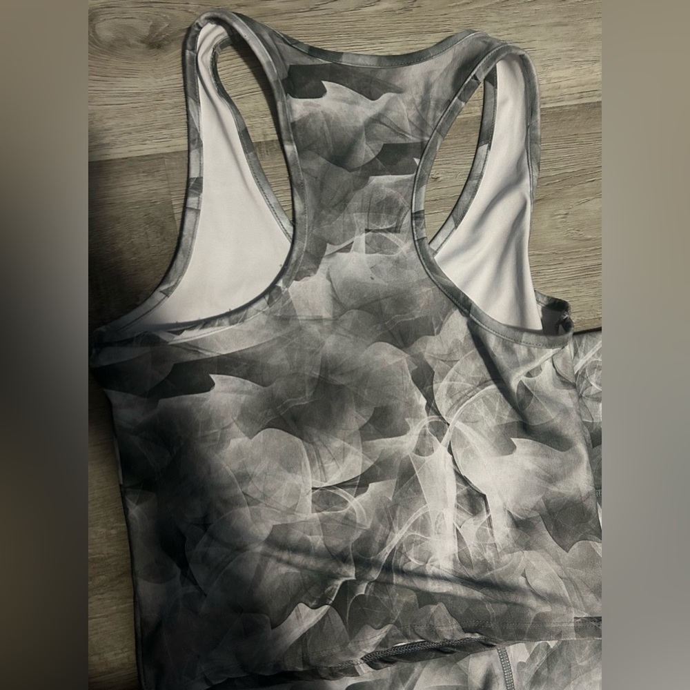 Grey active set - Picture 2 of 3